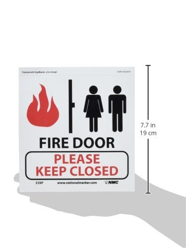 NMC S39P Пожарна знак, Легенда „Пожарна врата - Ве молиме, чувајте ја затворена“ со графичка, висина од 7 должина x 7, винил