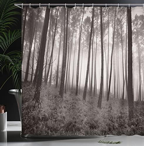 Завеса за туширање во шума Амбесон, мистична фантазија шума под тешка магла високи дрвја грмушки контрастни бои, ткаенина ткаенина за бања декор поставени со куки,